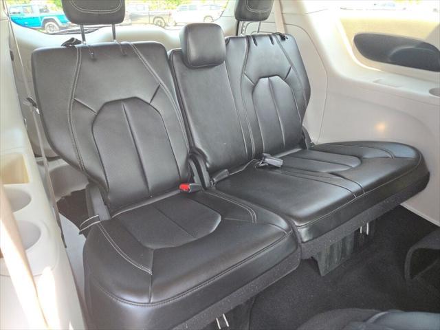 used 2023 Chrysler Pacifica Hybrid car, priced at $26,000