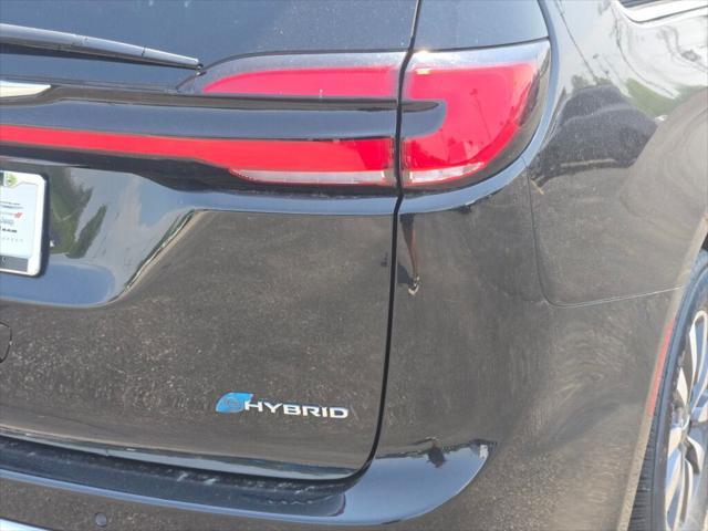 used 2023 Chrysler Pacifica Hybrid car, priced at $26,000