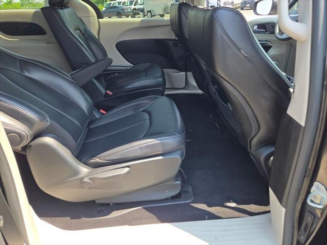 used 2023 Chrysler Pacifica Hybrid car, priced at $26,000