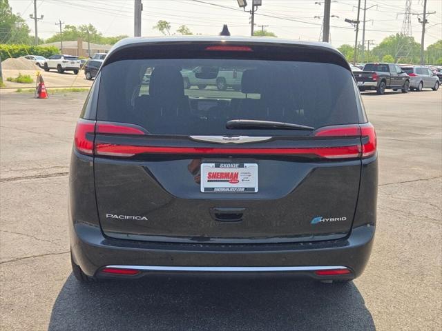 used 2023 Chrysler Pacifica Hybrid car, priced at $26,000