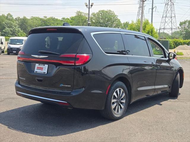 used 2023 Chrysler Pacifica Hybrid car, priced at $26,000