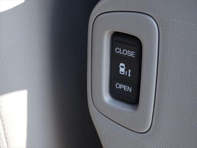 used 2011 Honda Odyssey car, priced at $23,998
