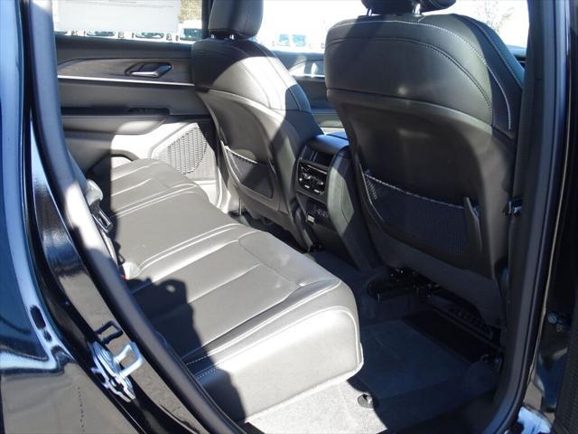 new 2025 Jeep Grand Cherokee car, priced at $46,605