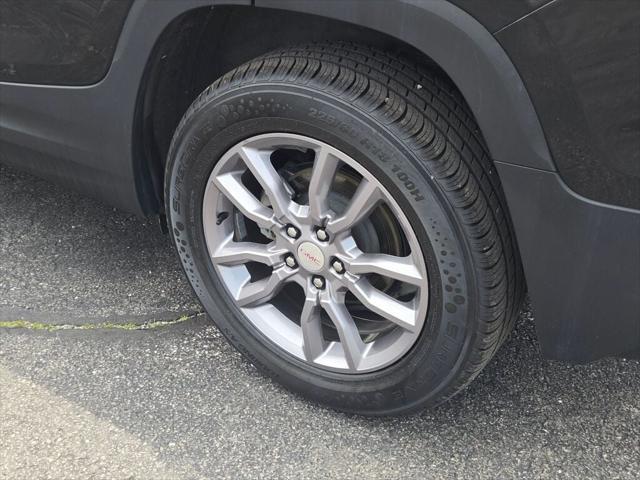 used 2024 GMC Terrain car, priced at $26,700