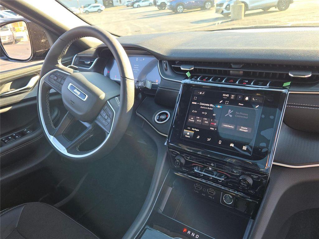 new 2025 Jeep Grand Cherokee L car, priced at $42,995