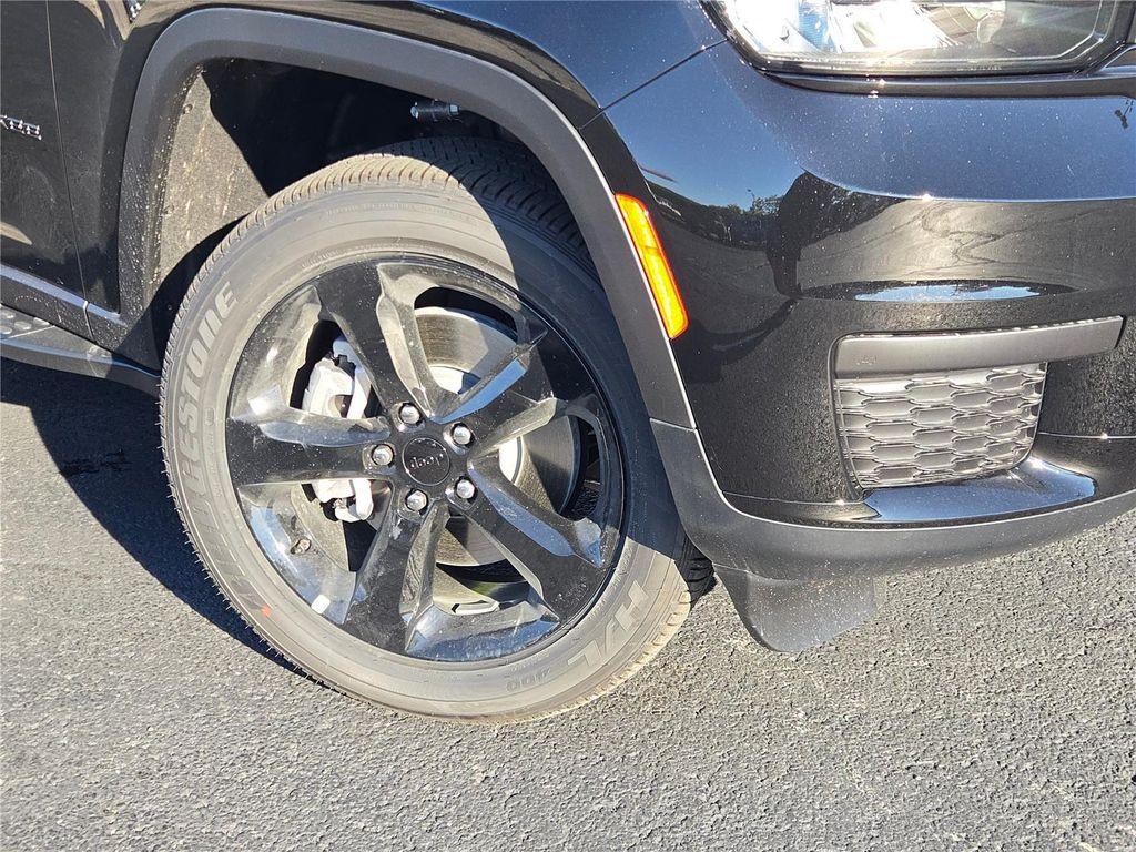 new 2025 Jeep Grand Cherokee L car, priced at $42,995