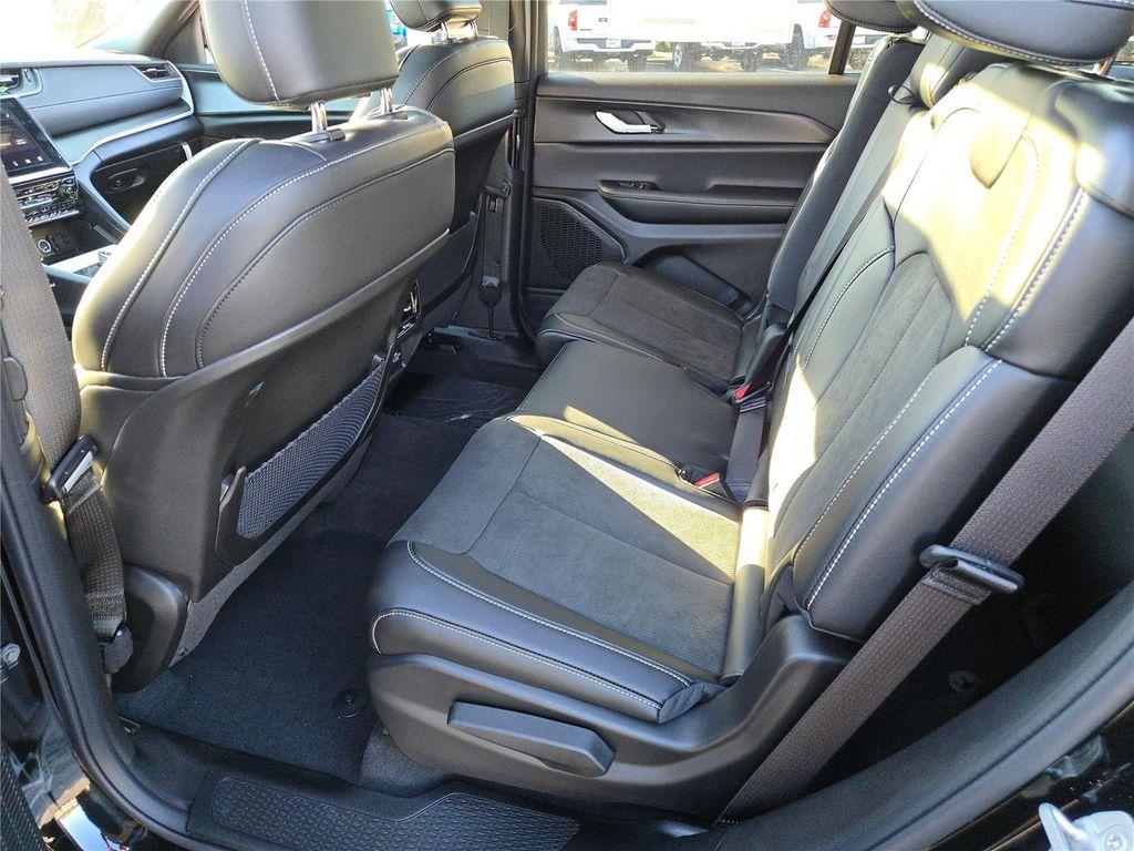 new 2025 Jeep Grand Cherokee L car, priced at $42,995