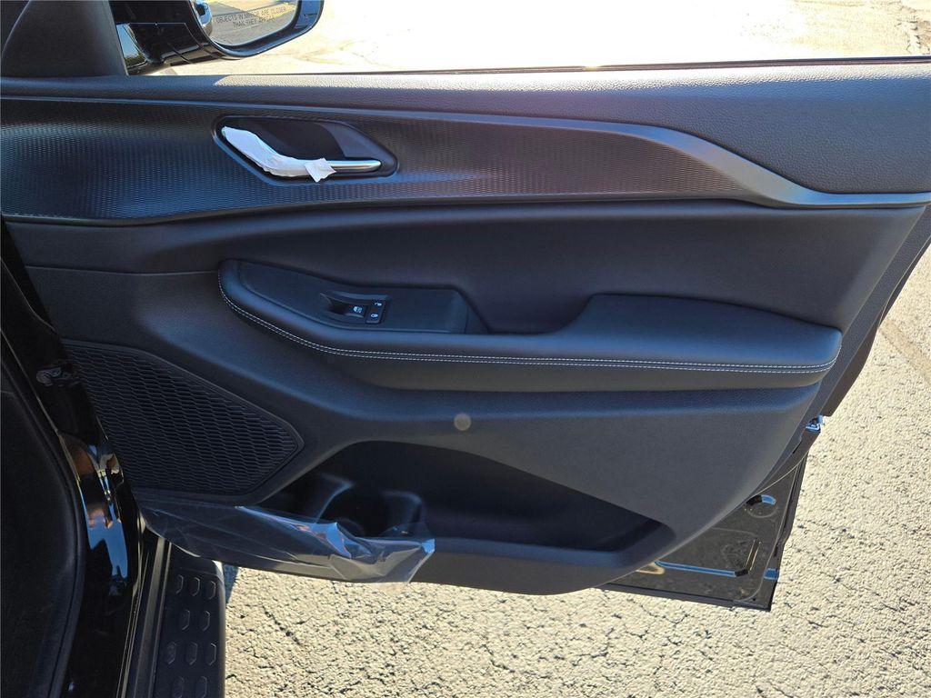 new 2025 Jeep Grand Cherokee L car, priced at $42,995