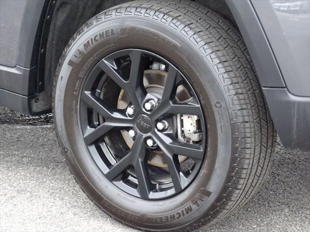 used 2024 Jeep Grand Cherokee car, priced at $37,000