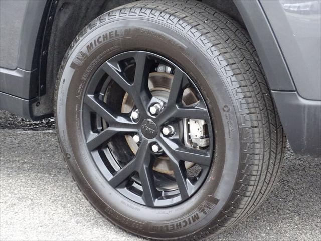 used 2024 Jeep Grand Cherokee car, priced at $37,000