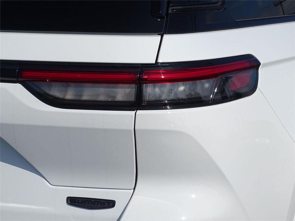 new 2025 Jeep Grand Cherokee car, priced at $63,985