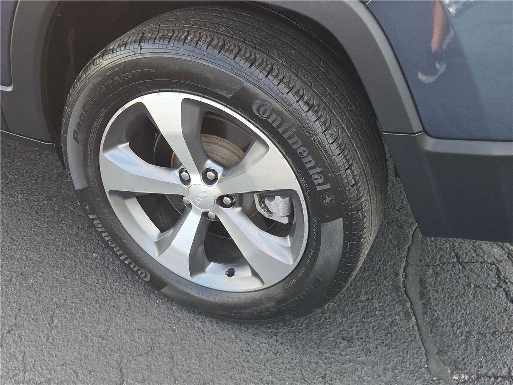 used 2021 Jeep Cherokee car, priced at $24,000