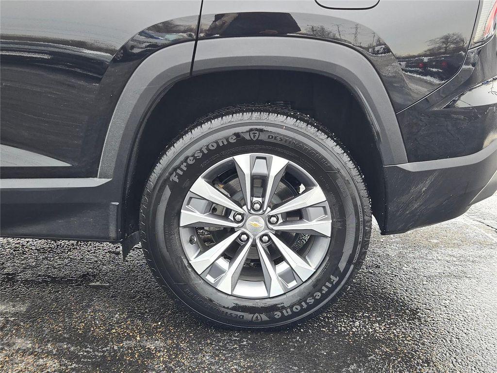 used 2025 Chevrolet Equinox car, priced at $22,900