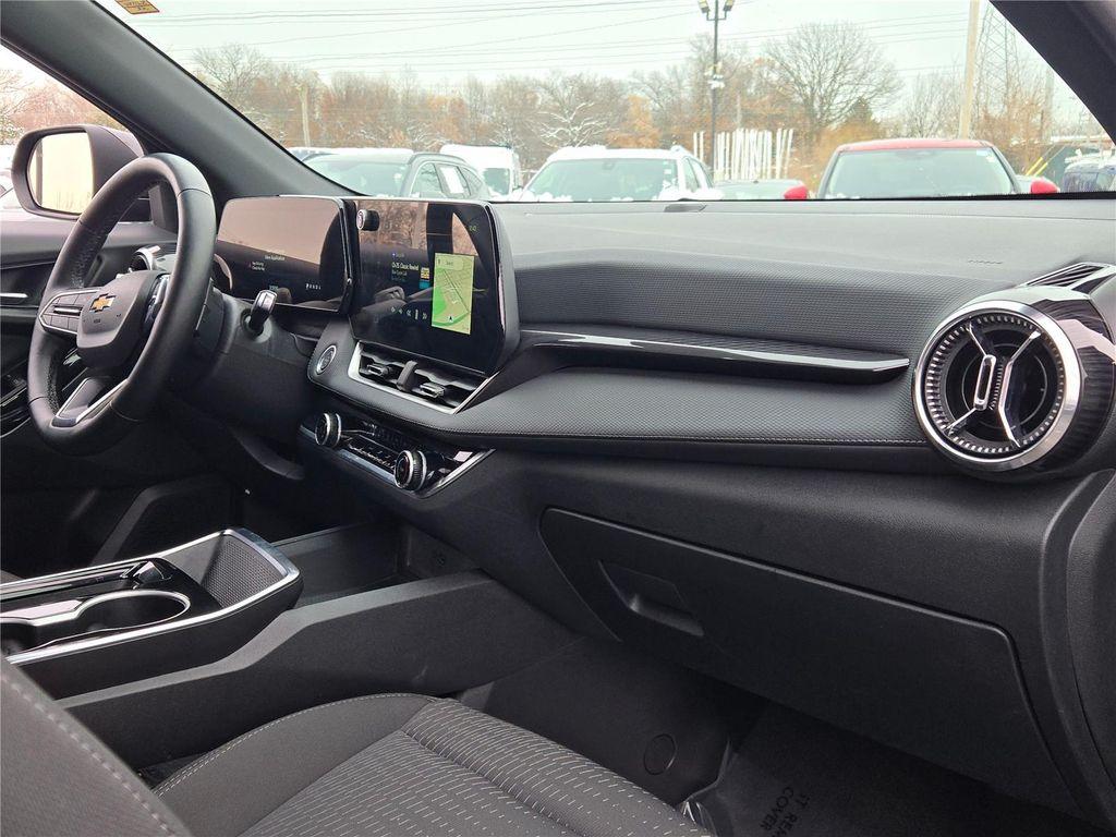 used 2025 Chevrolet Equinox car, priced at $22,900