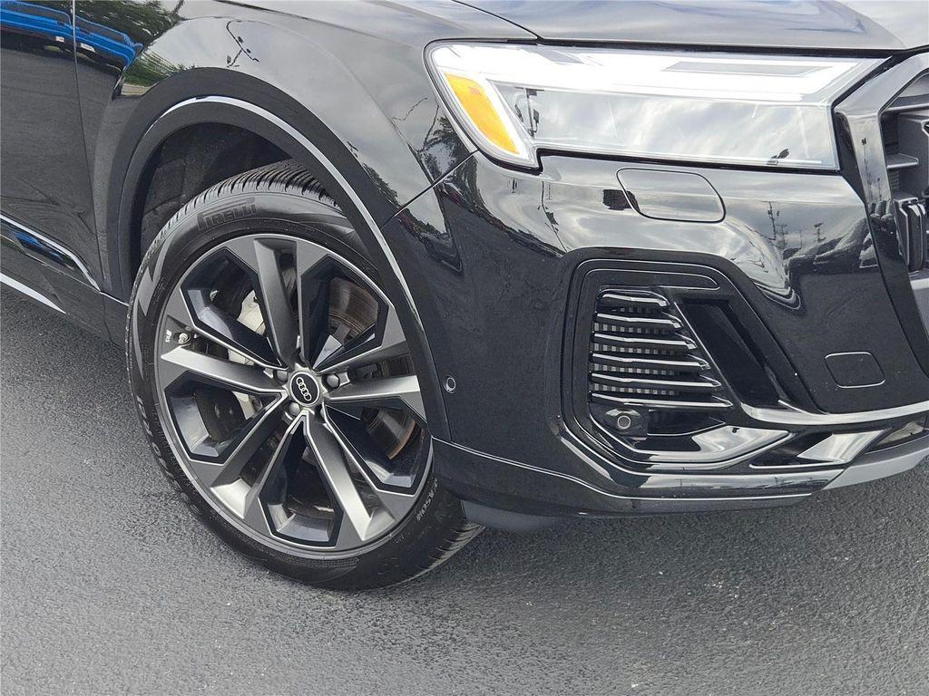 used 2025 Audi Q7 car, priced at $62,280
