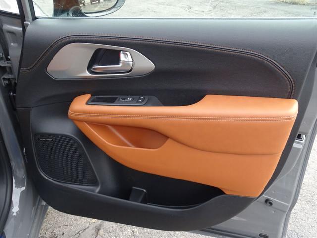new 2025 Chrysler Pacifica car, priced at $52,975