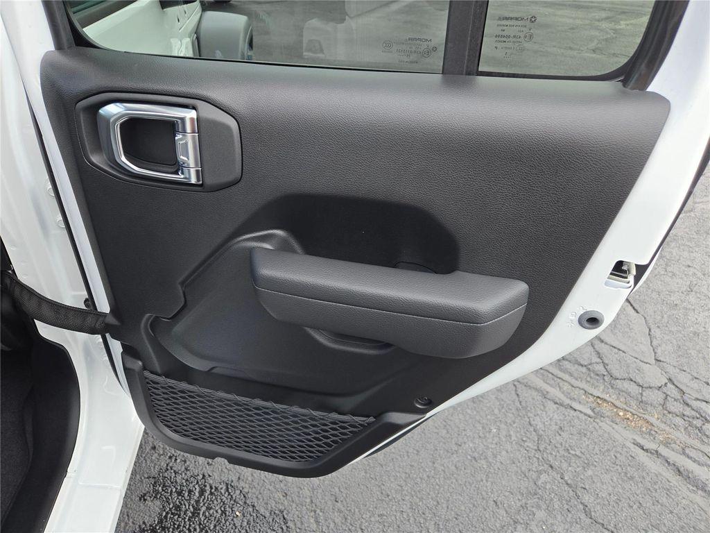 new 2025 Jeep Wrangler car, priced at $43,950
