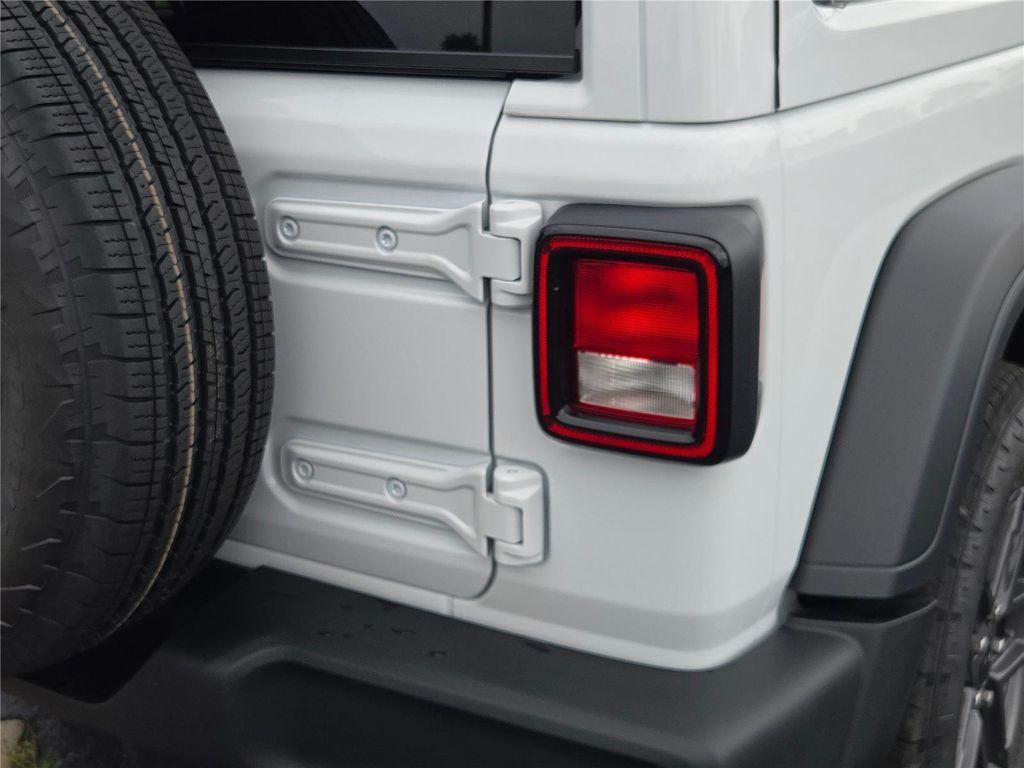 new 2025 Jeep Wrangler car, priced at $43,950