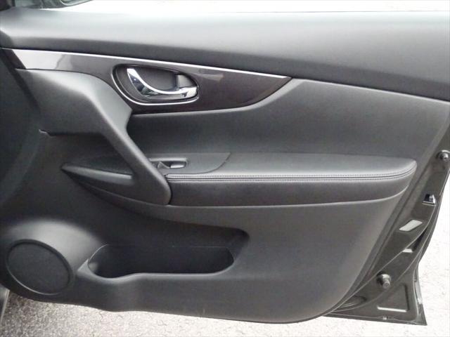 used 2019 Nissan Rogue car, priced at $17,570