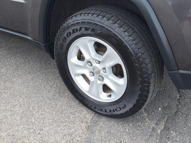 used 2015 Jeep Grand Cherokee car, priced at $17,000