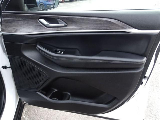 used 2023 Jeep Grand Cherokee car, priced at $25,895