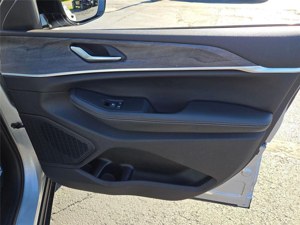 used 2024 Jeep Grand Cherokee L car, priced at $34,920