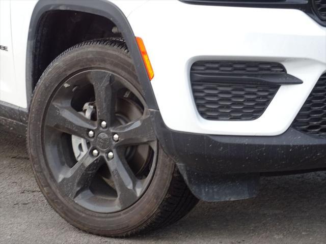new 2024 Jeep Grand Cherokee car, priced at $39,075
