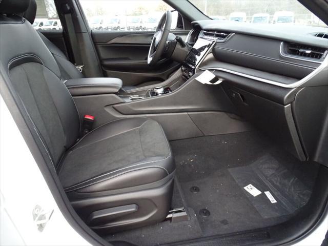 new 2024 Jeep Grand Cherokee car, priced at $39,075