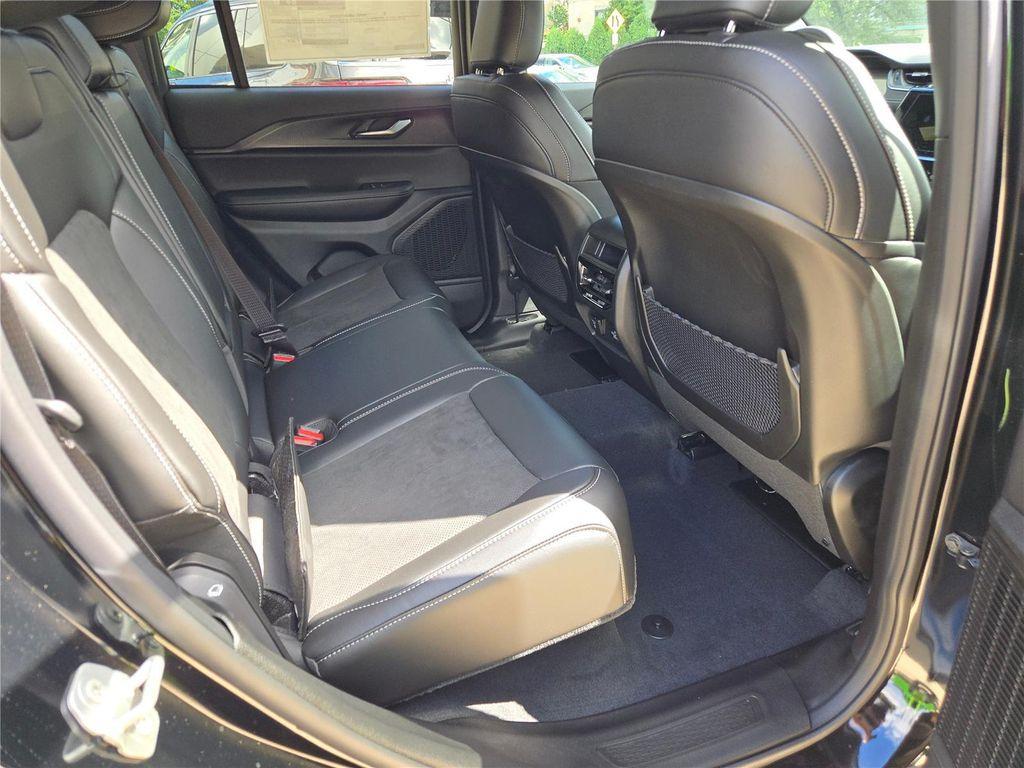 new 2025 Jeep Grand Cherokee car, priced at $38,625