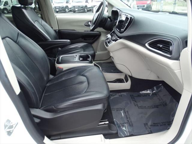 used 2022 Chrysler Pacifica Hybrid car, priced at $27,500