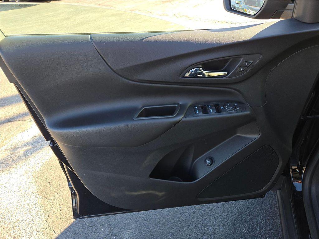 used 2022 Chevrolet Equinox car, priced at $18,820