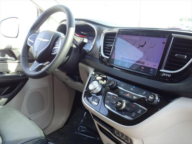 used 2022 Chrysler Pacifica car, priced at $22,000