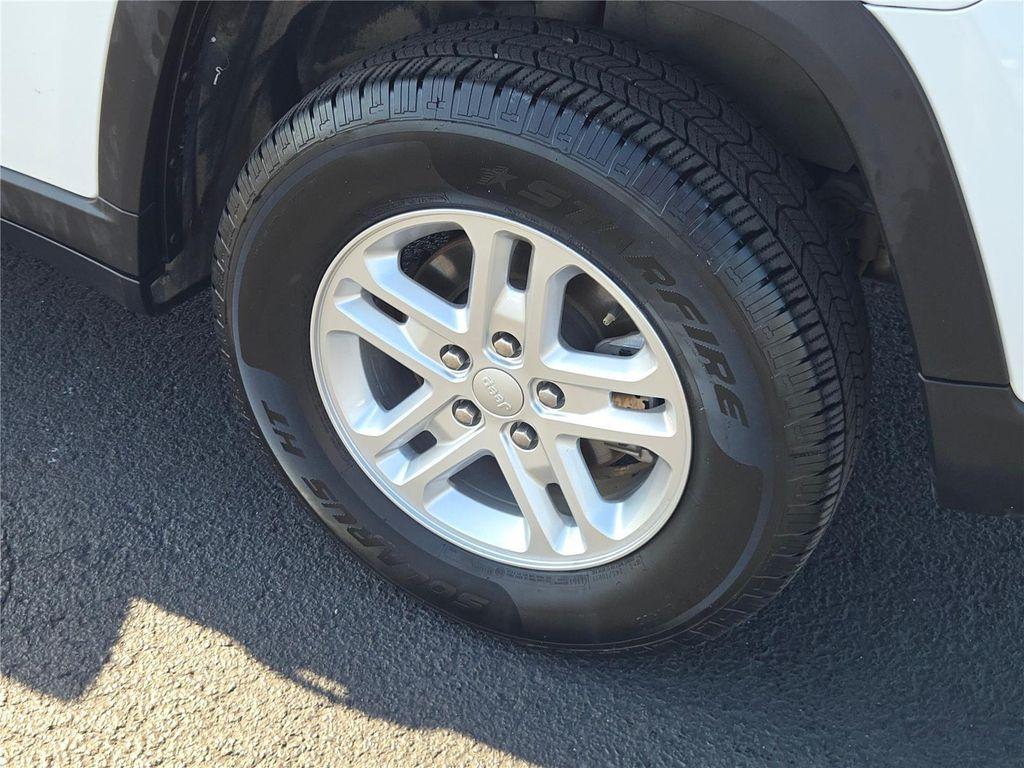 used 2023 Jeep Grand Cherokee car, priced at $25,000