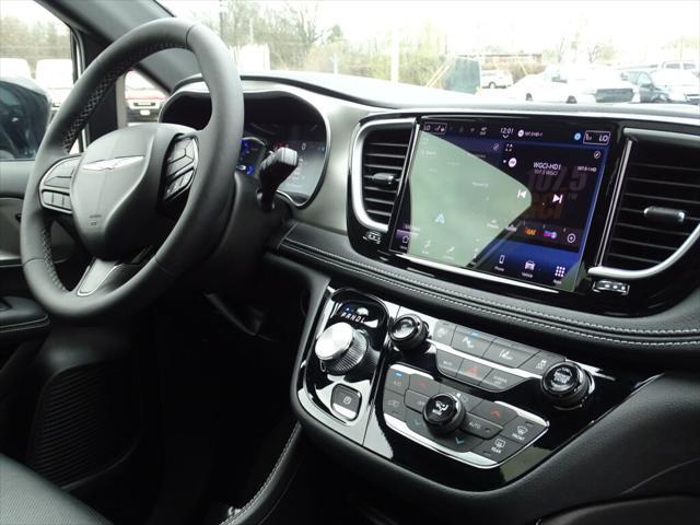used 2023 Chrysler Pacifica car, priced at $27,031