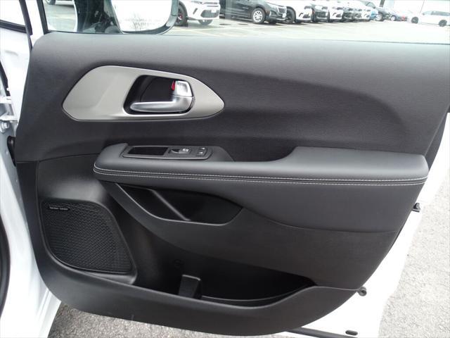 used 2023 Chrysler Pacifica car, priced at $27,031