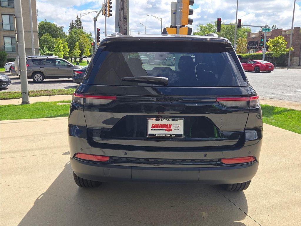 new 2025 Jeep Grand Cherokee car, priced at $41,125