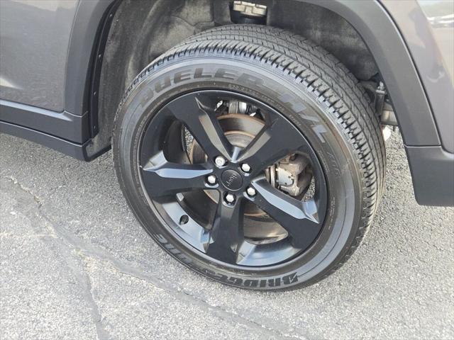 used 2023 Jeep Grand Cherokee car, priced at $37,000