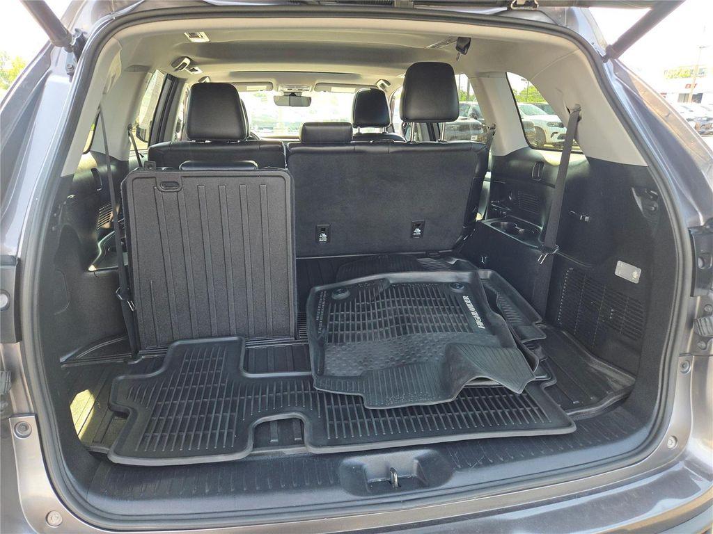 used 2019 Toyota Highlander car, priced at $25,230