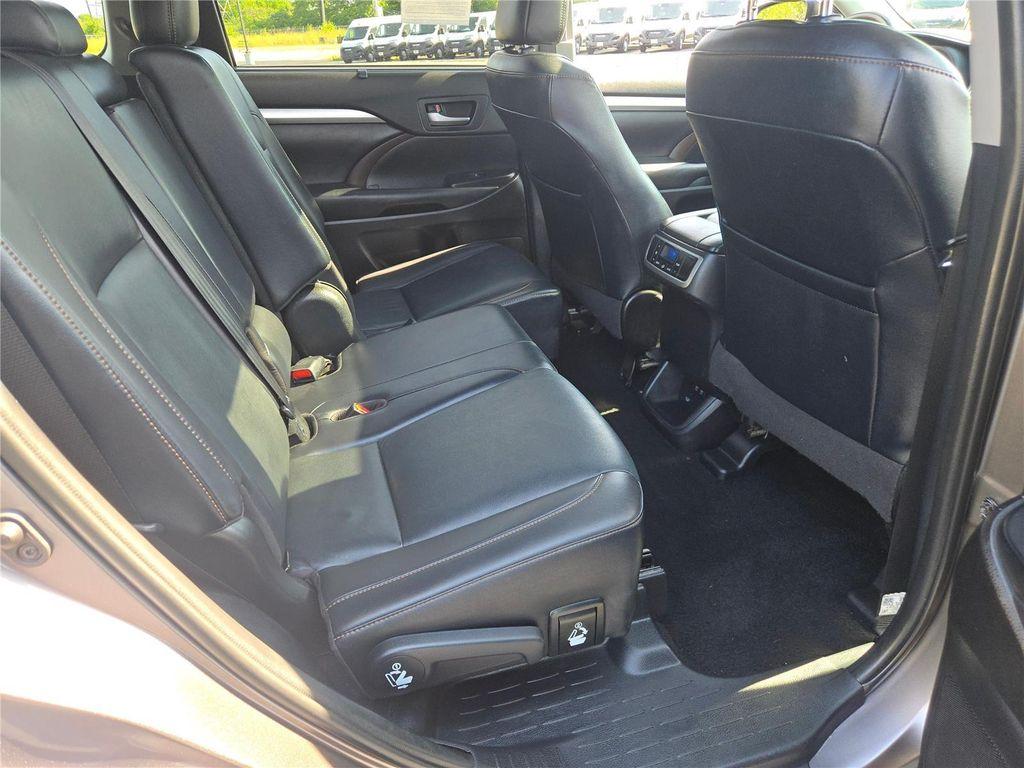 used 2019 Toyota Highlander car, priced at $25,230