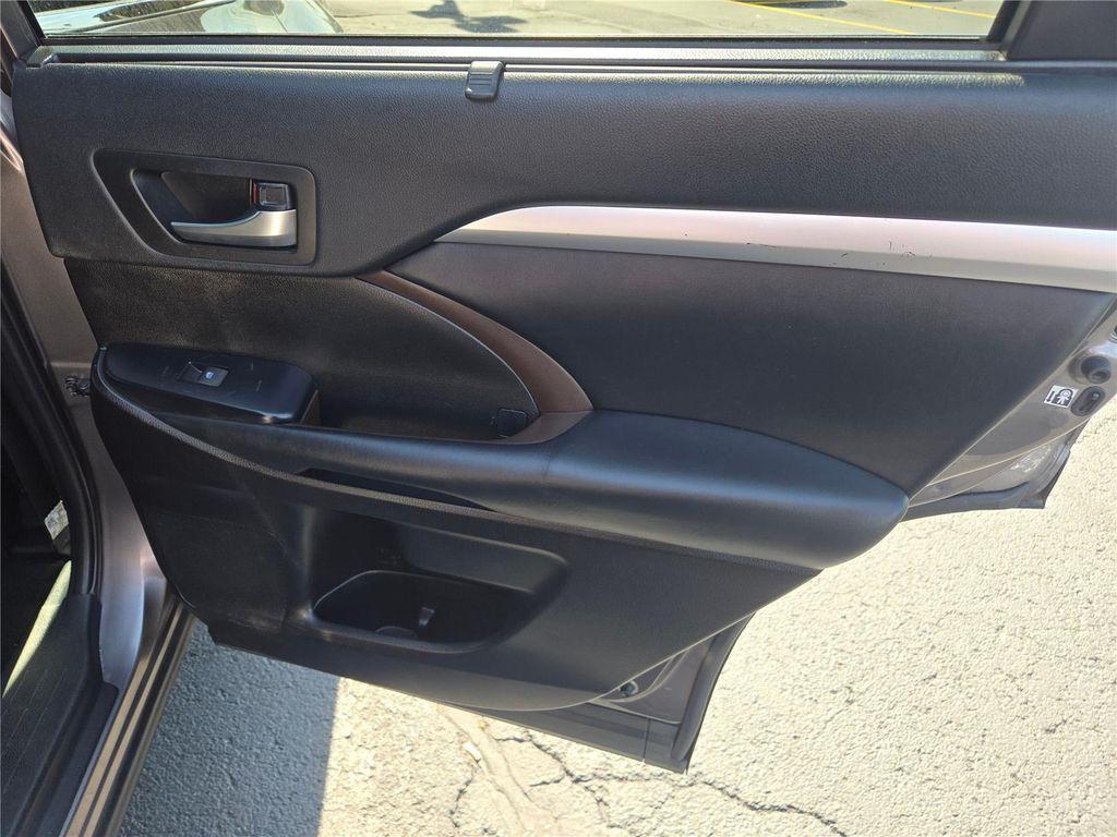 used 2019 Toyota Highlander car, priced at $25,230