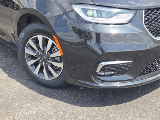 used 2023 Chrysler Pacifica Hybrid car, priced at $27,900