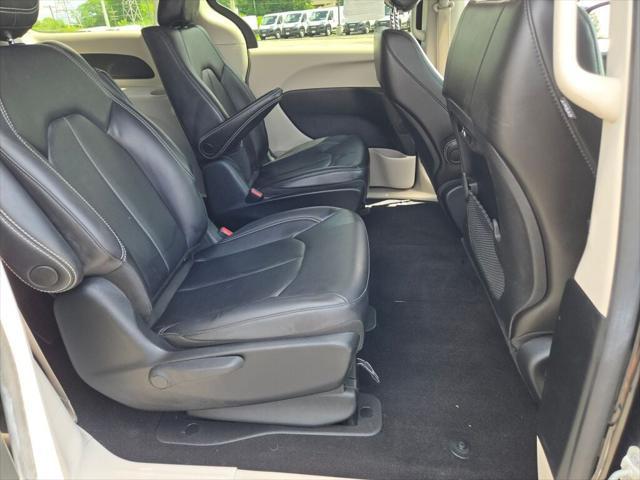 used 2023 Chrysler Pacifica Hybrid car, priced at $27,900
