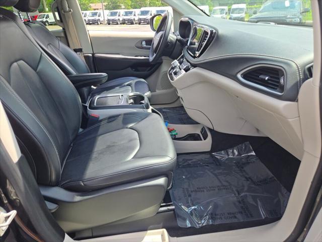 used 2023 Chrysler Pacifica Hybrid car, priced at $27,900