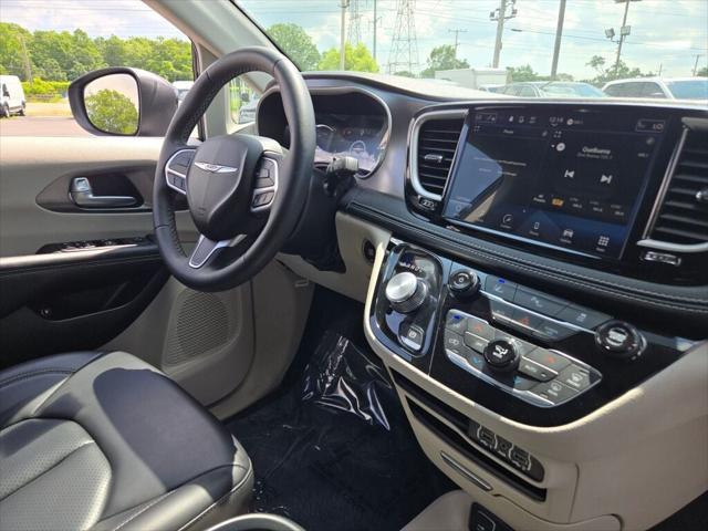 used 2023 Chrysler Pacifica Hybrid car, priced at $27,900