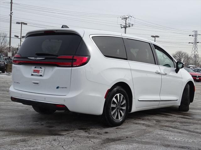 used 2023 Chrysler Pacifica Hybrid car, priced at $29,459