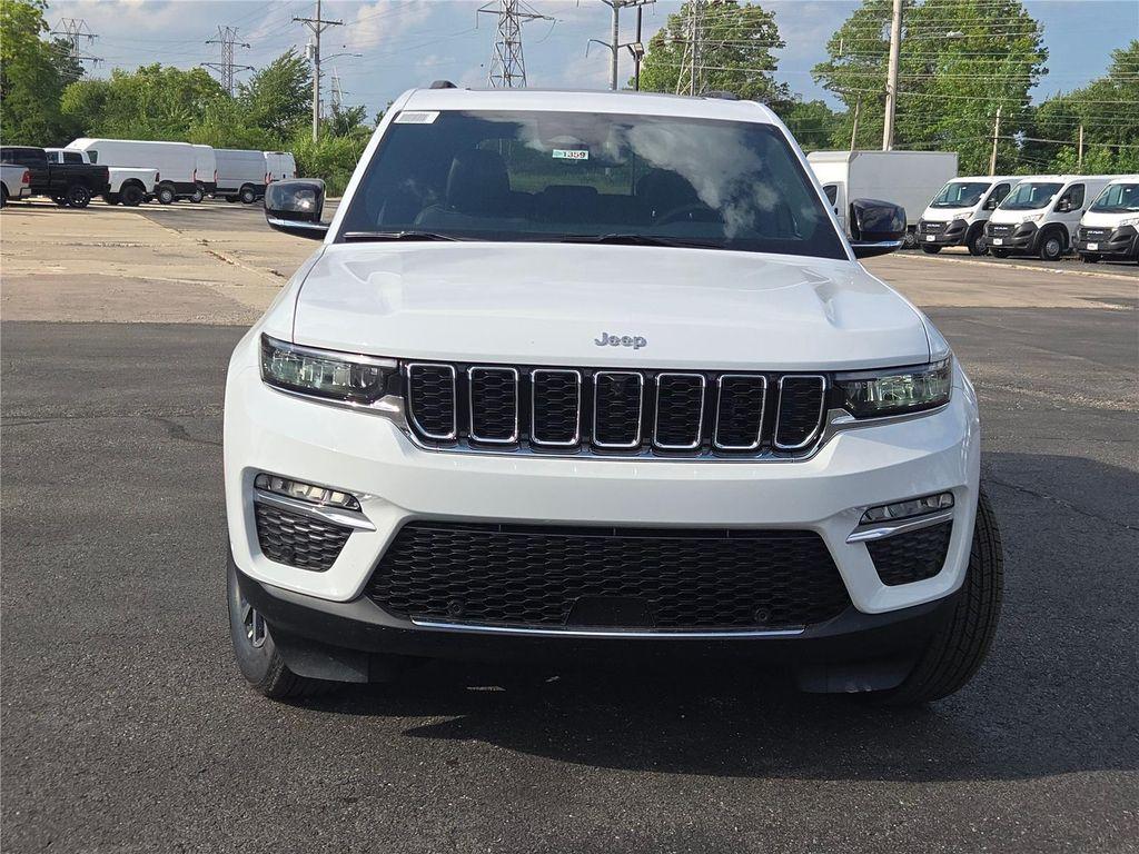 new 2025 Jeep Grand Cherokee car, priced at $43,090