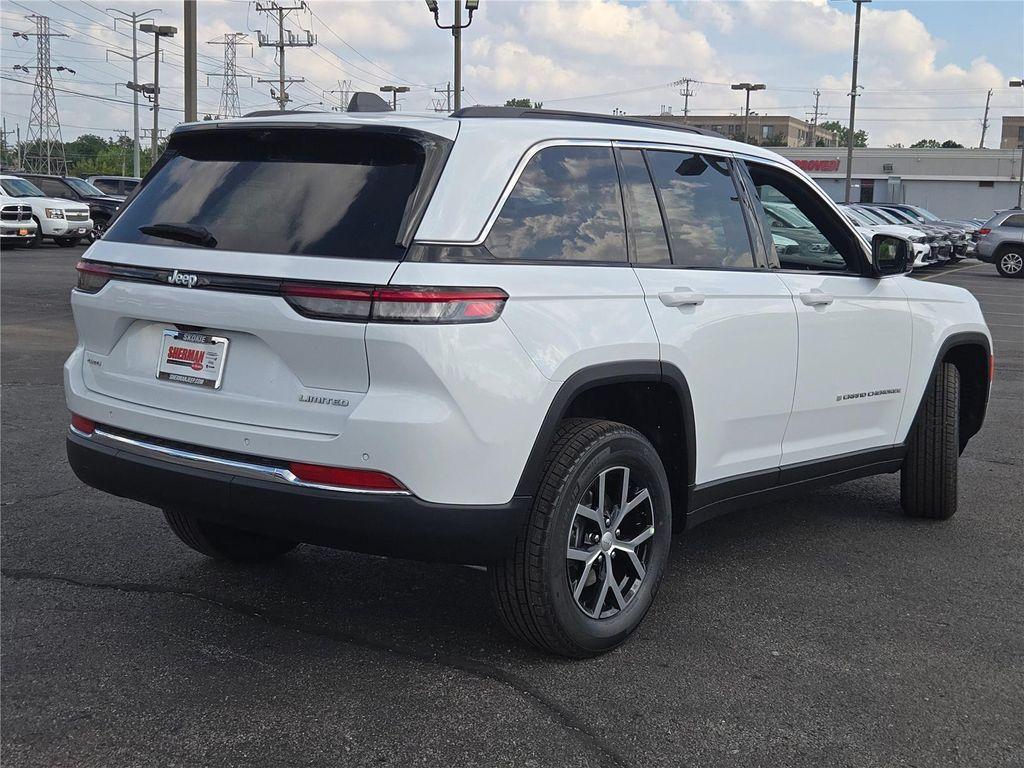 new 2025 Jeep Grand Cherokee car, priced at $43,090