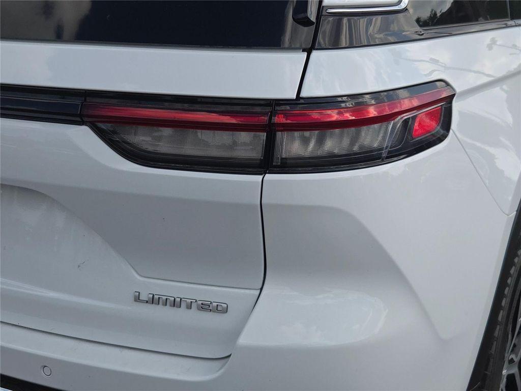new 2025 Jeep Grand Cherokee car, priced at $43,090