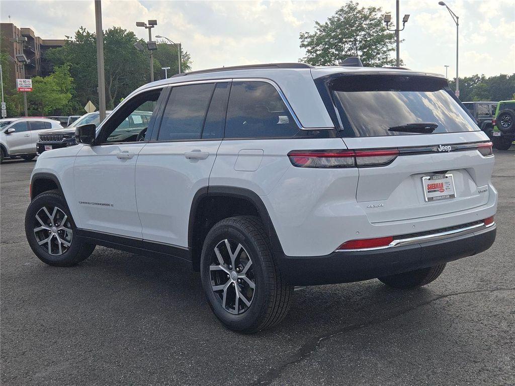 new 2025 Jeep Grand Cherokee car, priced at $43,090