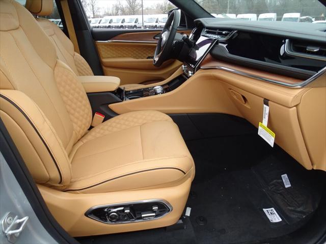 new 2025 Jeep Grand Cherokee car, priced at $67,395